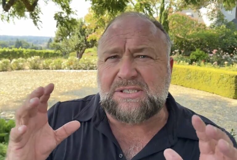 Spreaders of conspiracy theories: belief or opportunism? - MediaTalks on UOL
