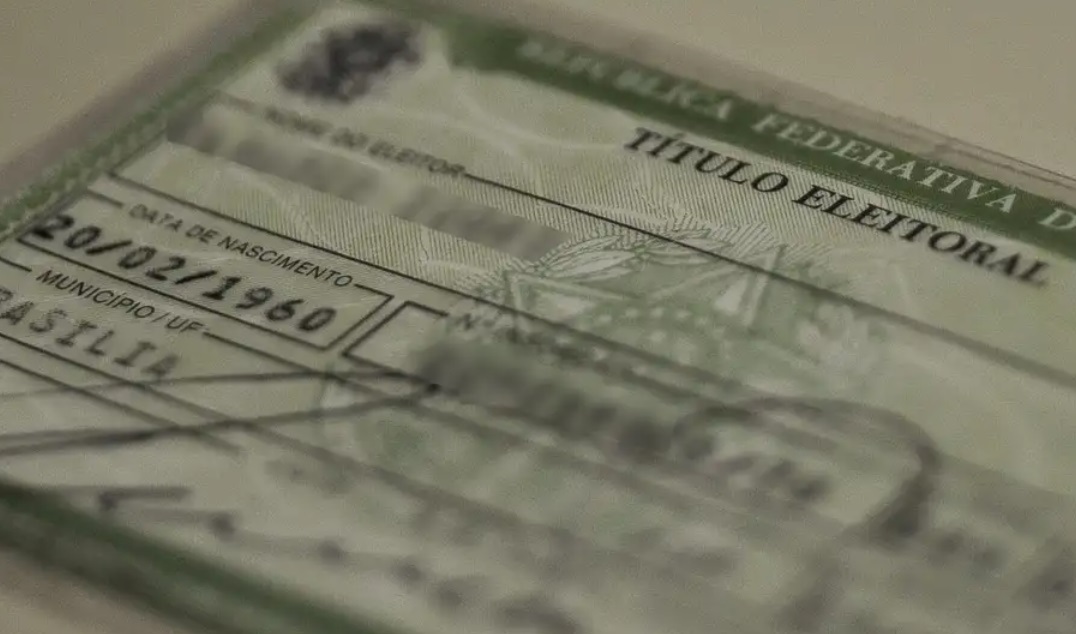 How do I know the status of my voter registration card?