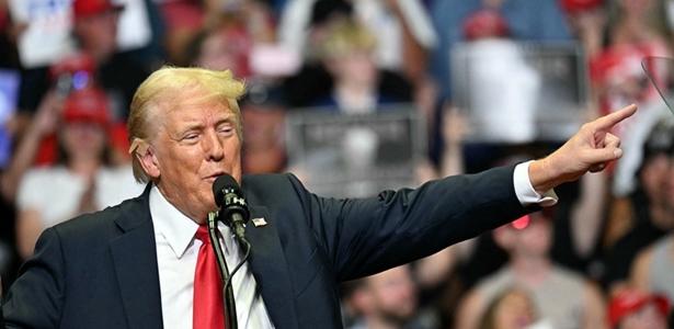 Donald Trump discursa em comício em Michigan