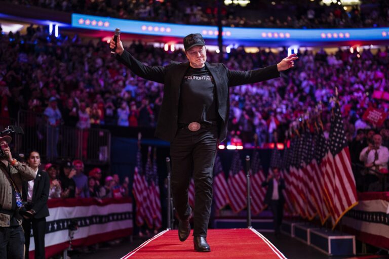 Musk supports idea of ​​'#EndOFed' after Powell says he won't resign early
