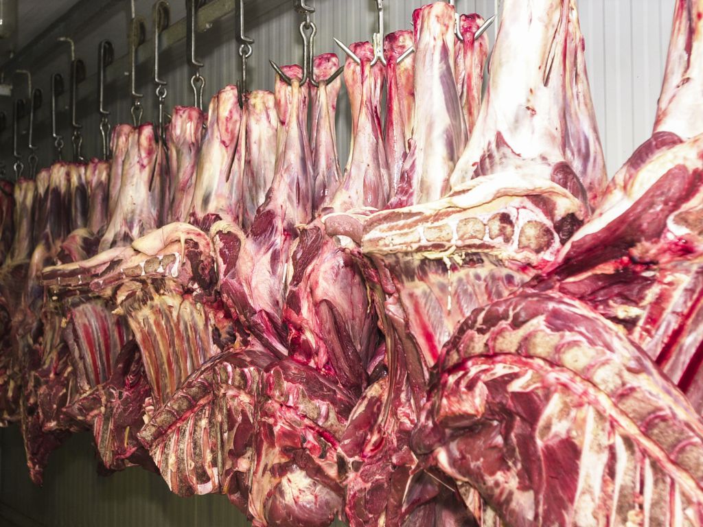 Meatpackers threaten to stop supplying meat to Carrefour, says newspaper
