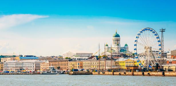 Horizonte de Helsinque, a capital finlandesa