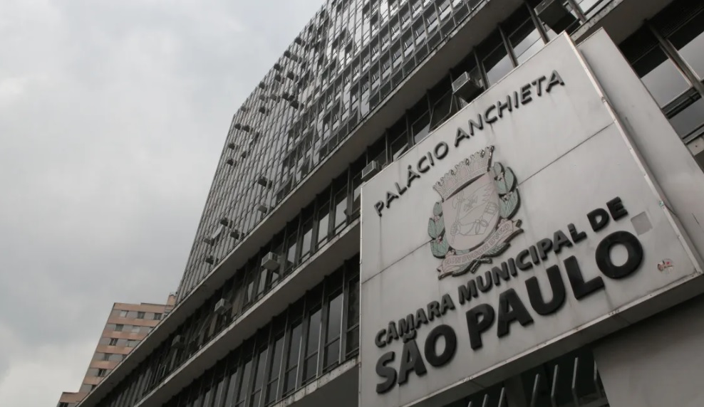 In a quick vote, São Paulo councilors adjust their own salaries by 37%