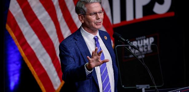 14.ago.2024 - O fundador do Key Square Group, Scott Bessent, fala em um evento de campanha de Donald Trump em Asheville, Carolina do Norte, nos EUA