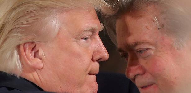 Presidente dos EUA, Donald Trump, ao lado de Steve Bannon