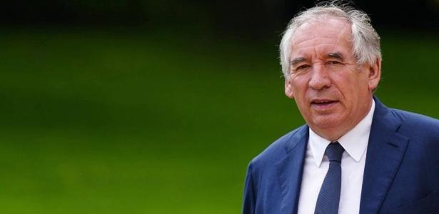 Francois Bayrou, presidente de Pau, foi anunciado como novo primeiro-ministro da França nesta quinta-feira