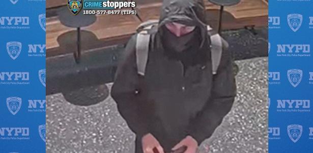 Polícia de Nova York divulgou imagens de homem que atirou em CEO da UnitedHealthCare