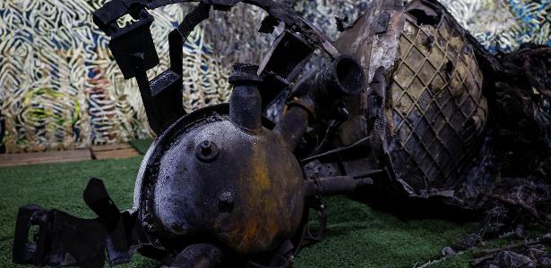 Partes do míssil balístico Oreshnik que a Rússia usou em um ataque contra a Ucrânia