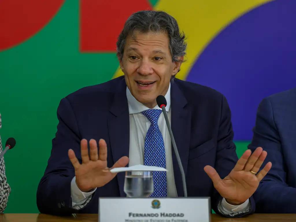 We will discuss fiscal adjustment again in “two or three months” if necessary, says Haddad