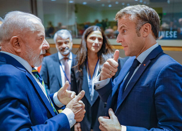 In a telephone conversation, Lula and Macron express concern about Meta's policy
