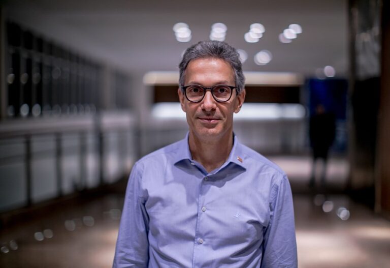 Haddad raises his tone against Zema and says that MG's debt grew due to “defaults” by the state
