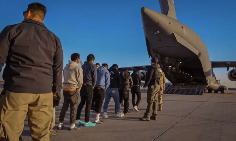 Lula has to withdraw hoods from Brazilians in the flight of the deported by the USA
