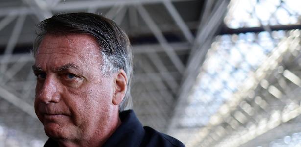O ex-presidente Jair Bolsonaro no aeroporto de Brasília