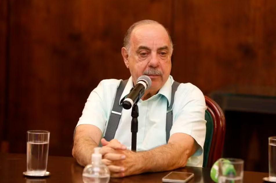 Fuad is sworn in as mayor of BH virtually amid cancer treatment