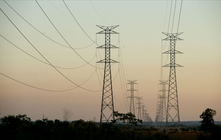 Government changes electricity auction rules and Eneva (ENEV3) benefits

