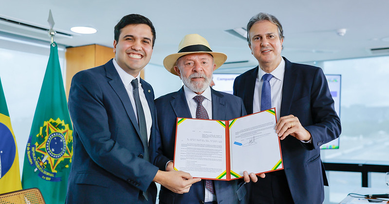 Lula says approval of PL that bans cell phones in schools was an 'act of courage'