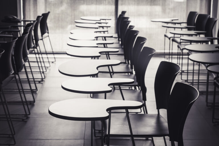 'More teachers': government announces financial aid and annual teacher competition
