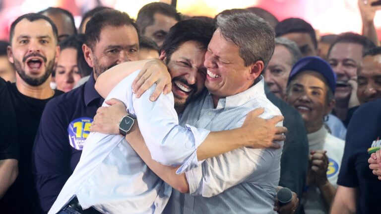 Protest by zero tariff and solidarity action mark São Paulo's birthday
