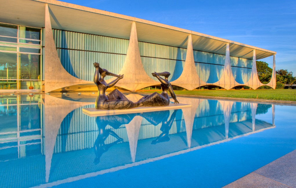 Sale of Union properties stops with Lula and, in 2 years, they yield 98% less than in 2022