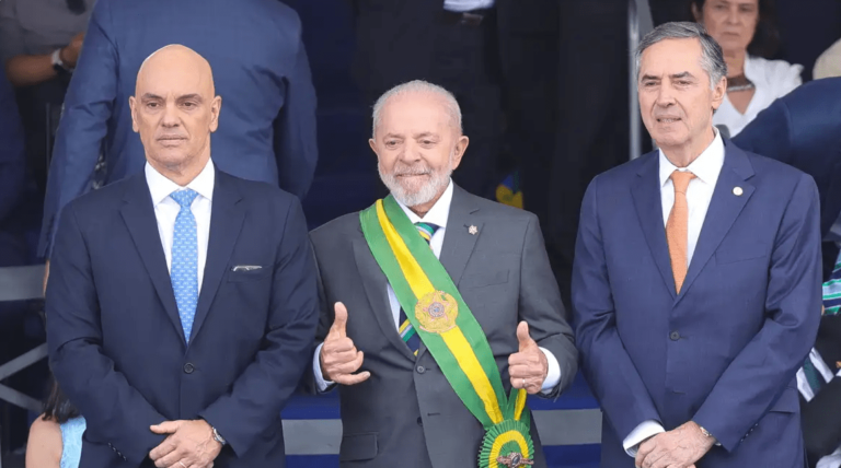 Two years of 8/1 will have Lula, Moraes, Lira and Pacheco in “Hug for Democracy”
