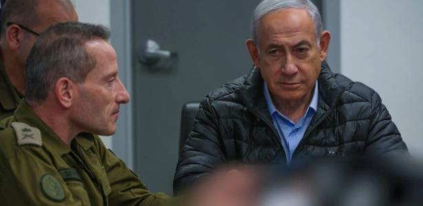 Primeiro-ministro israelense, Benjamin Netanyahu, participa de reunião no centro de comando do Ministério da Defesa em Tel Aviv