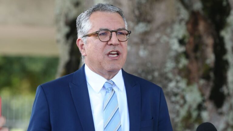 Padilha states that Brazil will not go to business war with Trump
