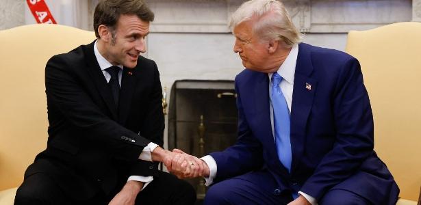 O presidente dos EUA, Donald Trump, se encontra com o presidente francês, Emmanuel Macron, no Salão Oval da Casa Branca, em Washington, DC, em 24 de fevereiro de 2025.