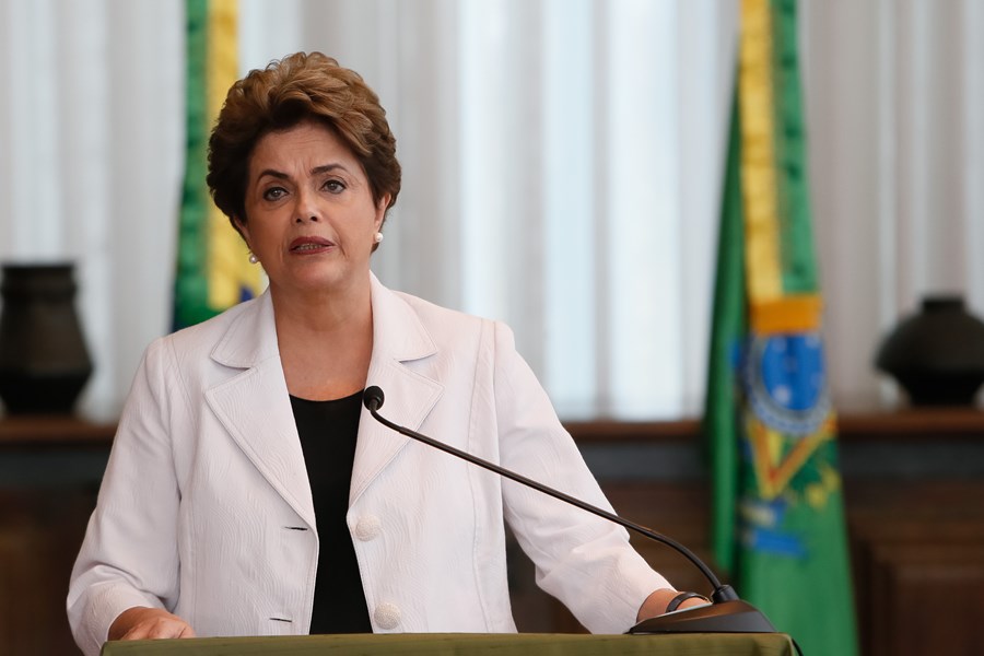 Dilma is discharged from hospital in Shanghai and returns to work at Banco dos Brics