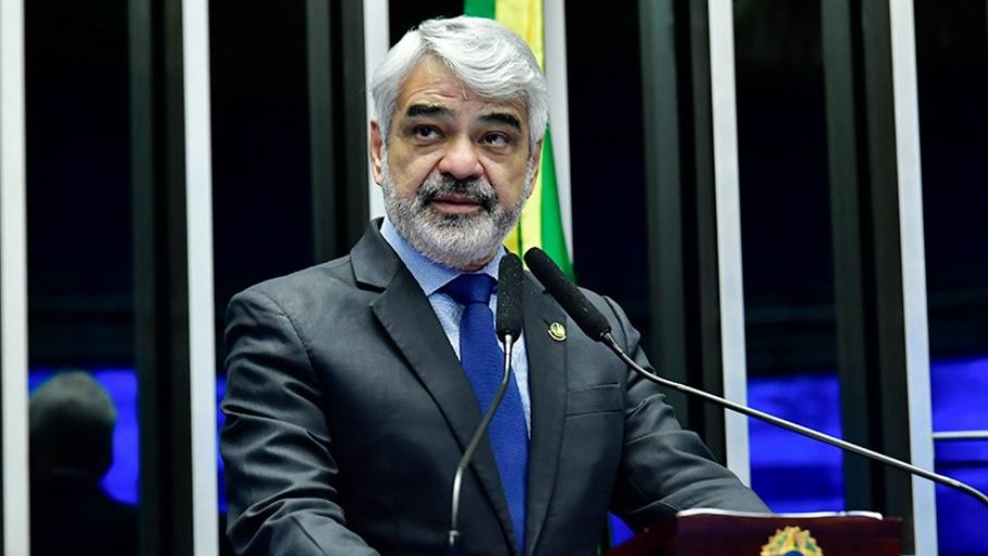 Humberto Costa takes over and says priority is reelecting Lula