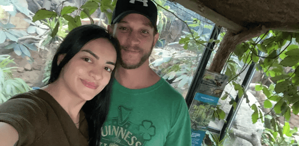 Camilla Muñoz e Bradley Bartell, em foto durante lua de mel