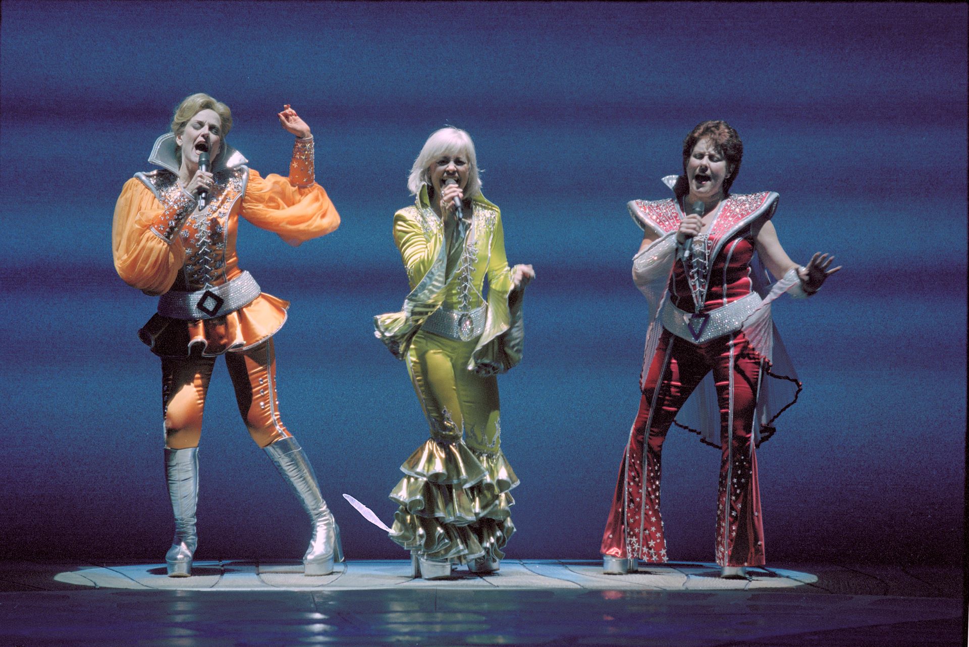 "Mamma Mia!" Returns to Broadway in August after a decade of absence