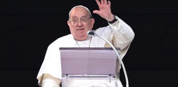 02/02/2025 - Papa Francisco faz saudação no Vaticano