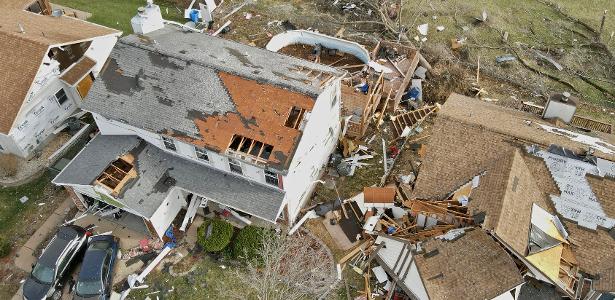 Tornadoes leave 33 dead in the US and must gain strength, authorities say