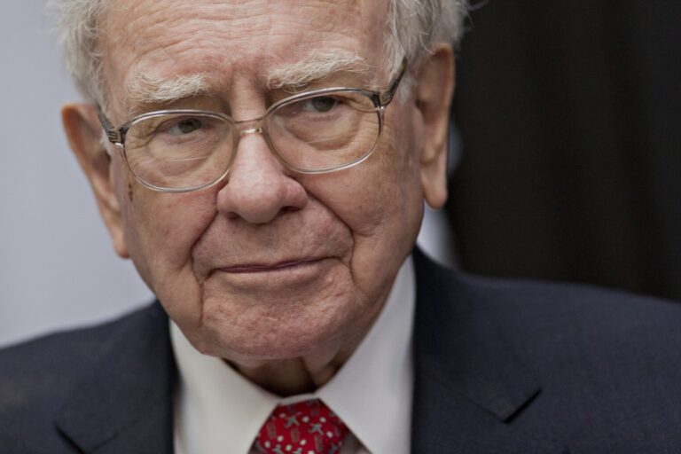 Warren Buffett seems to think there is a bubble in the US; What does he know we don't know?
