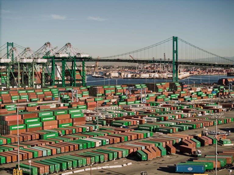 What are Trump's commercial tariffs and how?
