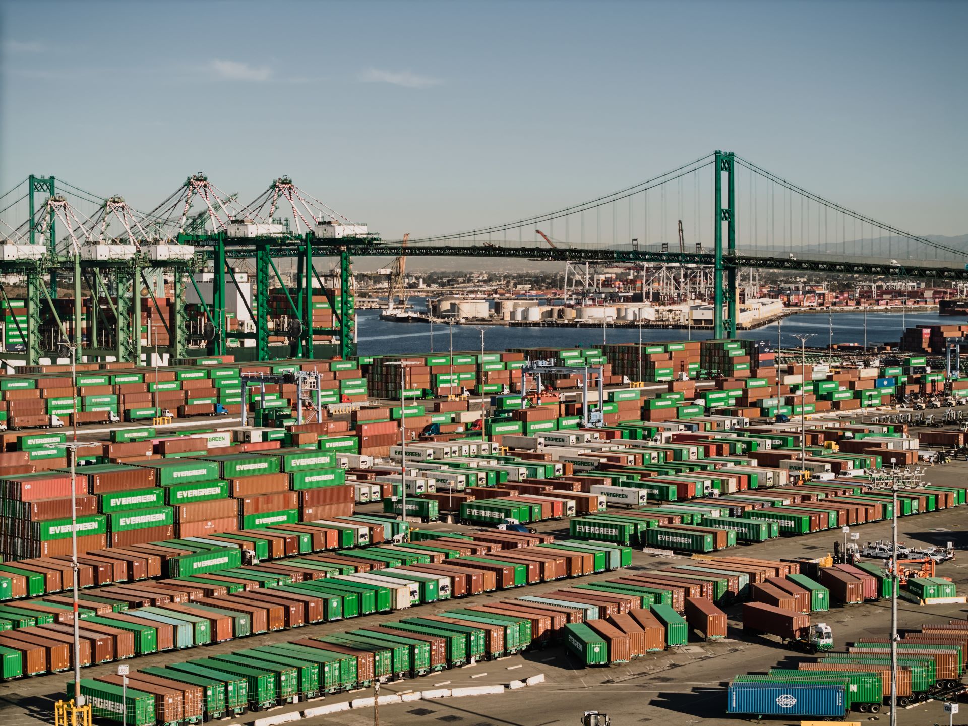 What are Trump's commercial tariffs and how?