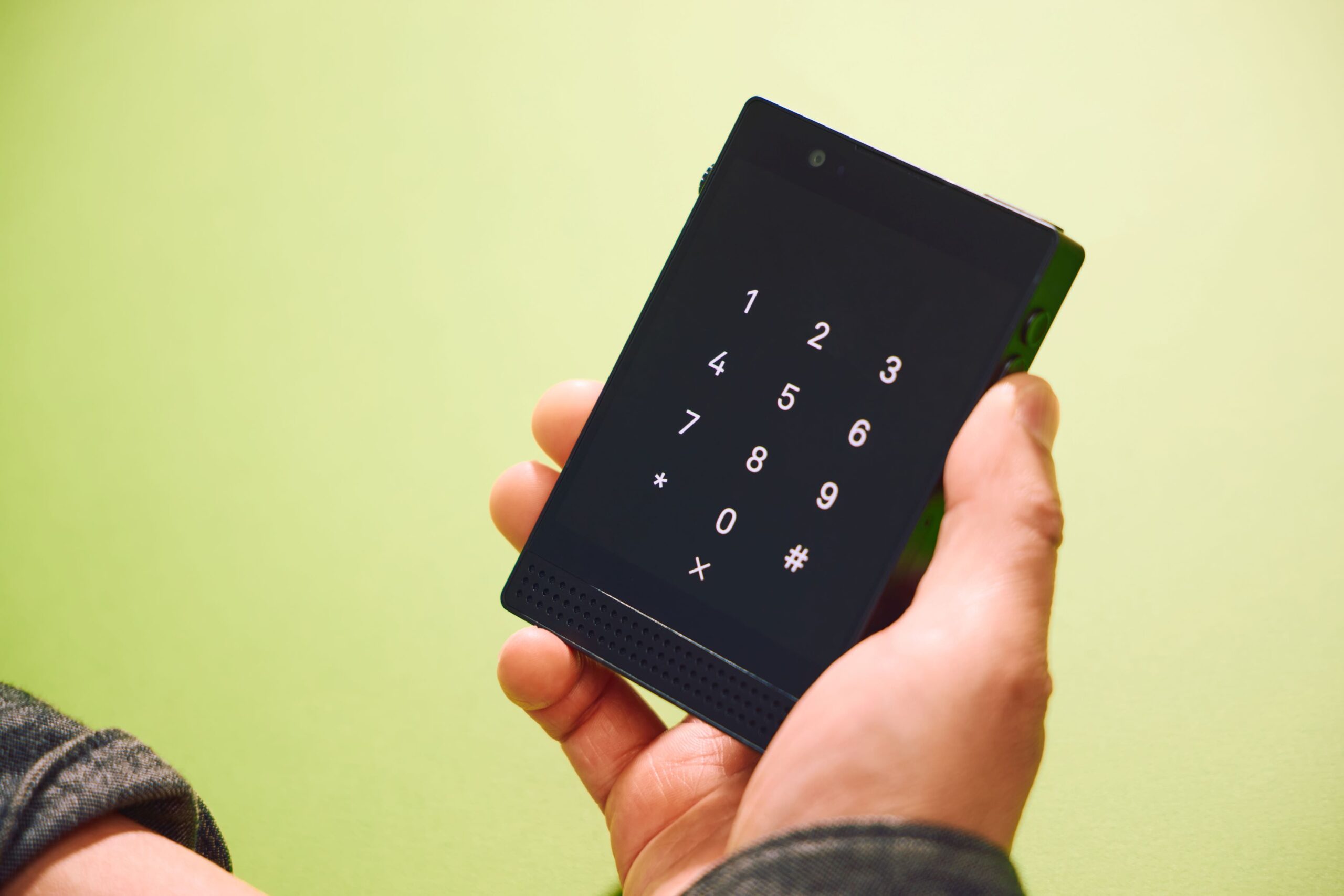 Brain Rot: Can using a less 'smart' phone help? This reporter tested