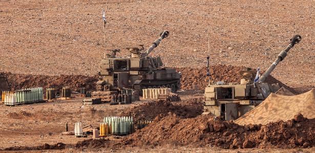 1º.Nov.23 Artilharia do exército israelense estacionada no sul de Israel