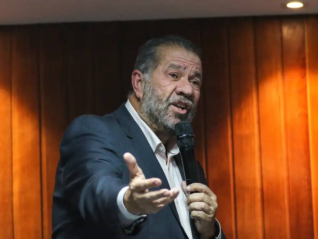 Lupi defends himself and denies omission in billionaire fraud at the INSS