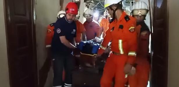 Homem foi retirado vivo de escombros cinco dias após terremoto que deixou ao menos 2.886 mortos