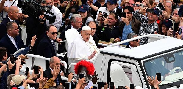 Pope died quickly and without much pain, says doctor