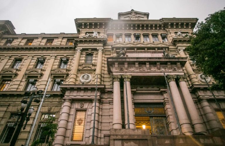 Public hearing for the sale of research areas in SP is suspended by the court
