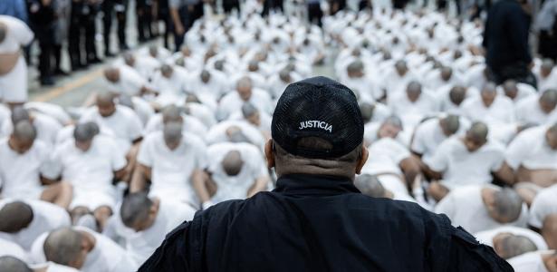 16.mar.2025 - 238 supostos membros do grupo criminoso venezuelano