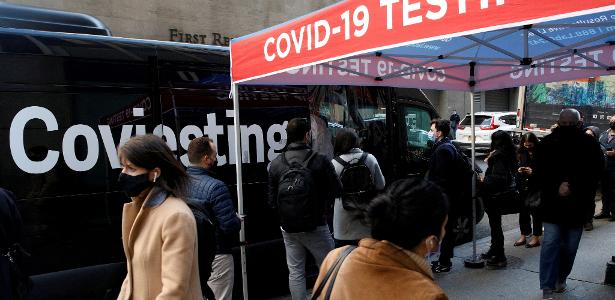 14.dez.21 - Posto de teste de covid em Nova York (EUA)