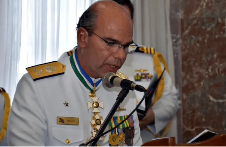 Navy Commander says there was no order for use of armored armor
