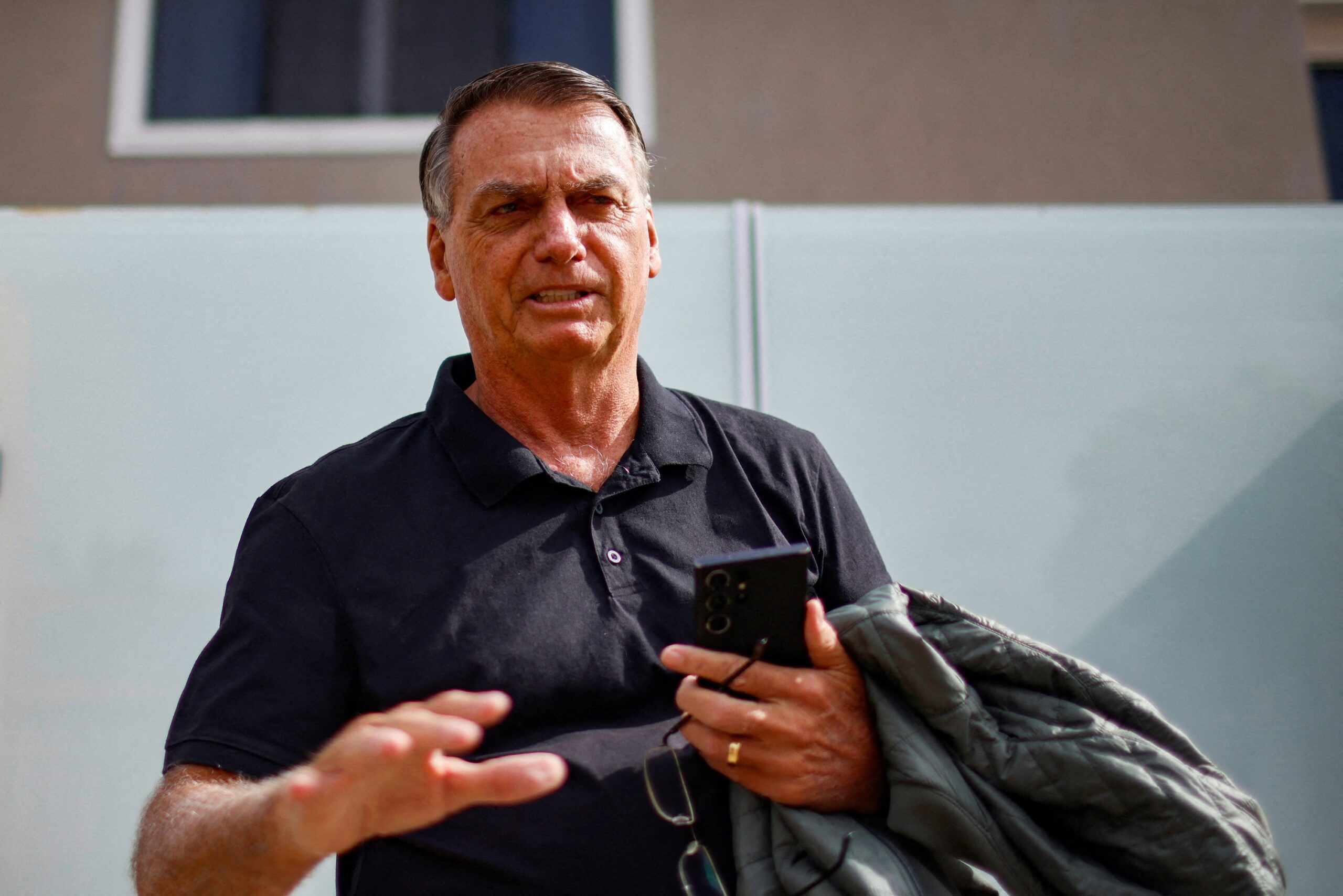 Bolsonaro is expected to discharge hospital in the 'next few days', says medical bulletin