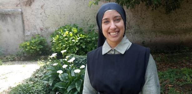 Aline Pereira Ghammachi, é uma freira brasileira de 41 anos 