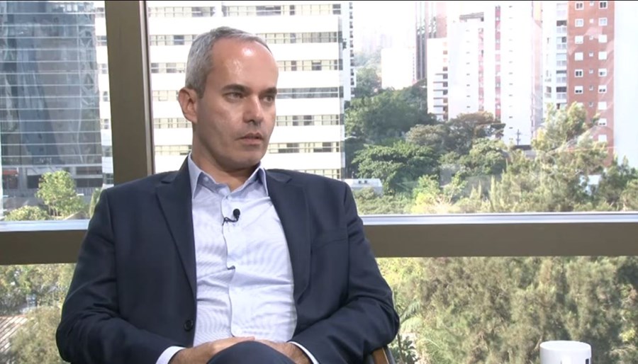 “Iof's return and return is due to the government's dilemma between tidying up the house and reelecting Lula”