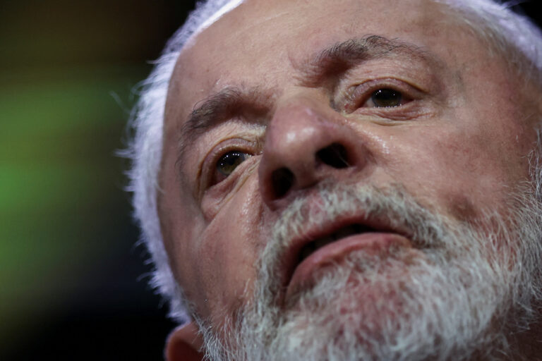 Lula says he was 1h30 on a machine to find out if he had a 'head problem'
