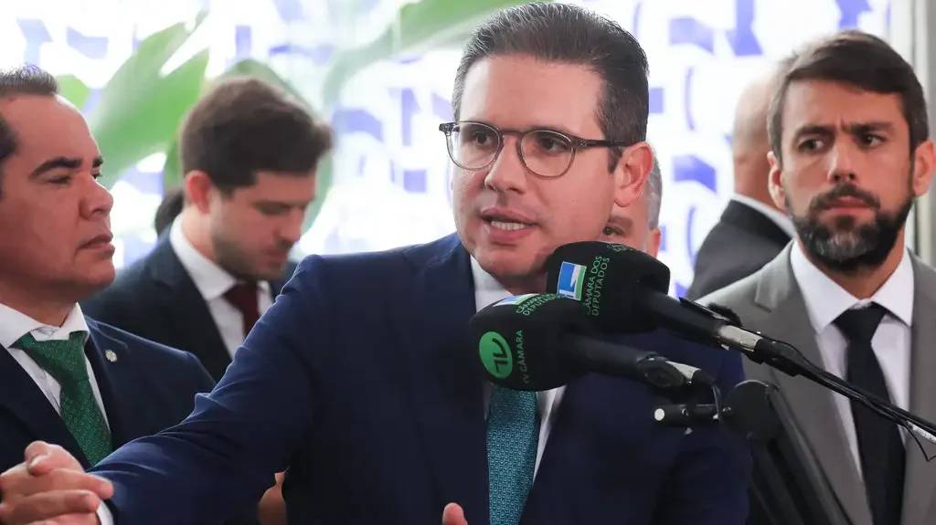 Motta suggests tax review and administrative reform as options at the discharge of IOF